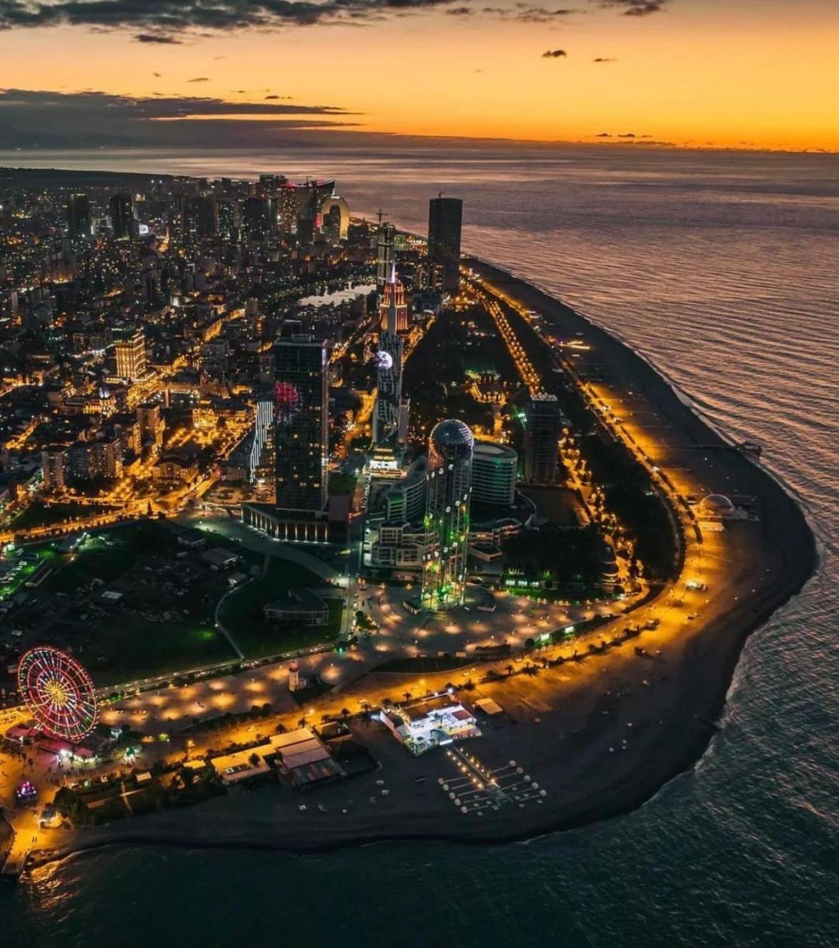 فندق New Orbi باتومي المظهر الخارجي الصورة